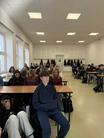 6b84f4e8-3700-405f-a01e-753ef5288d8c.jfif