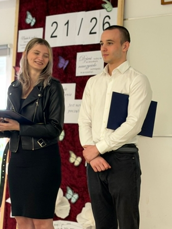 fe53b8aa-a791-49ae-abeb-ce457ec893a8