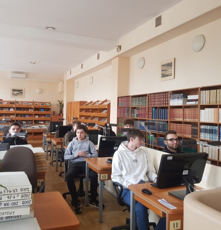 Wyjscie z klasa 3TSP do Czytelni Glownej Wojewodzkiej i Miejskiej Biblioteki Publicznej