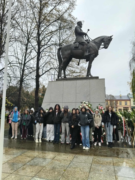 Cześć i chwała Bohaterom!